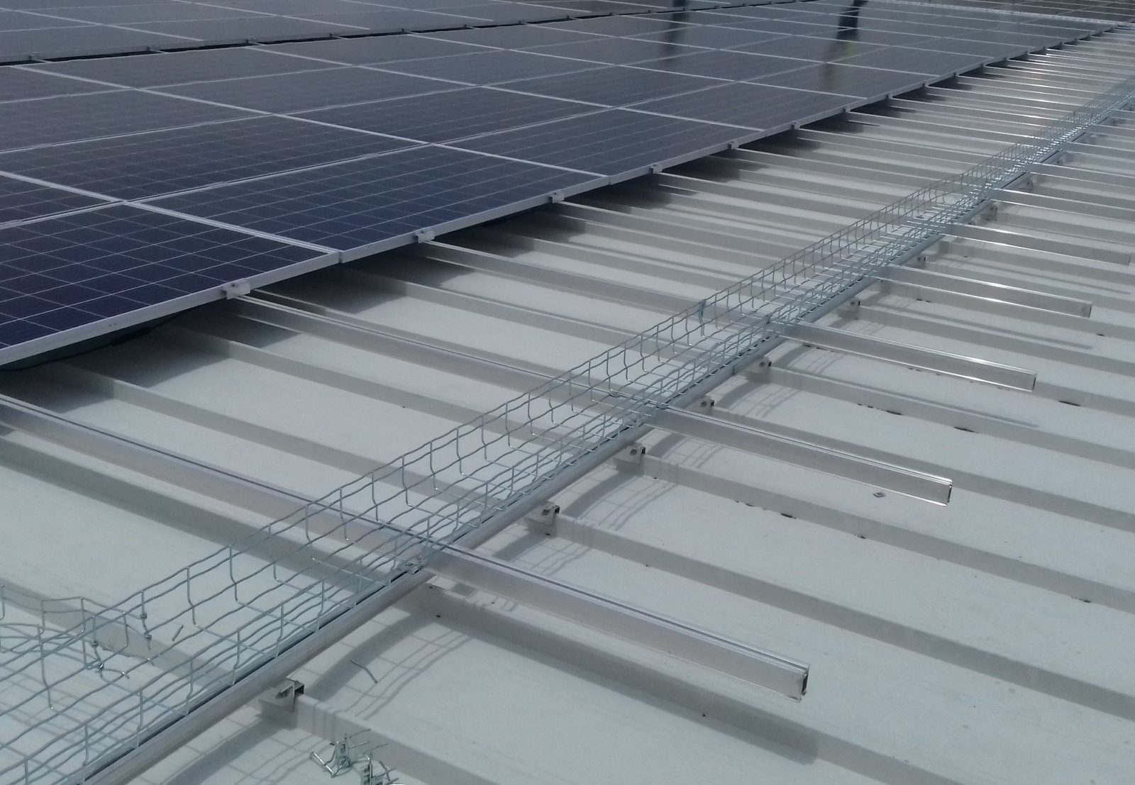 Photovoltaic solar installation on deck: 488 kWp (Costa Rica)