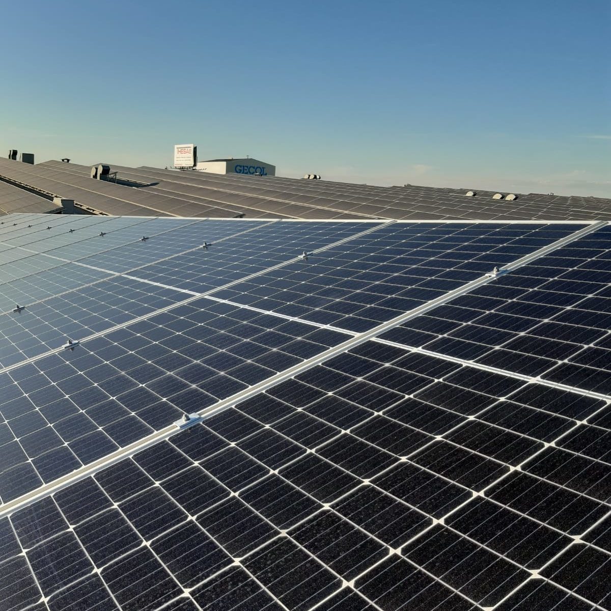 Photovoltaic solar installation on deck: 301 kWp (Comunidad Valenciana)