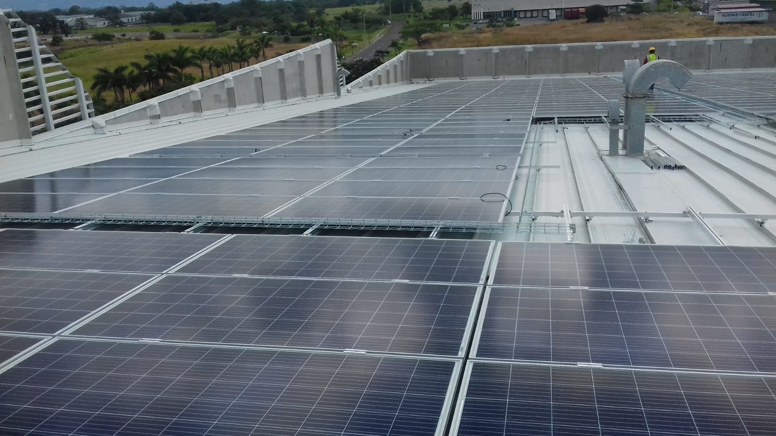 Photovoltaic solar installation on deck: 488 kWp (Costa Rica)