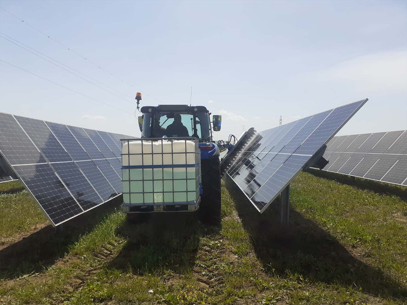 Alterna Energía incorpora un sistema automático para optimizar la limpieza de las instalaciones fotovoltaicas