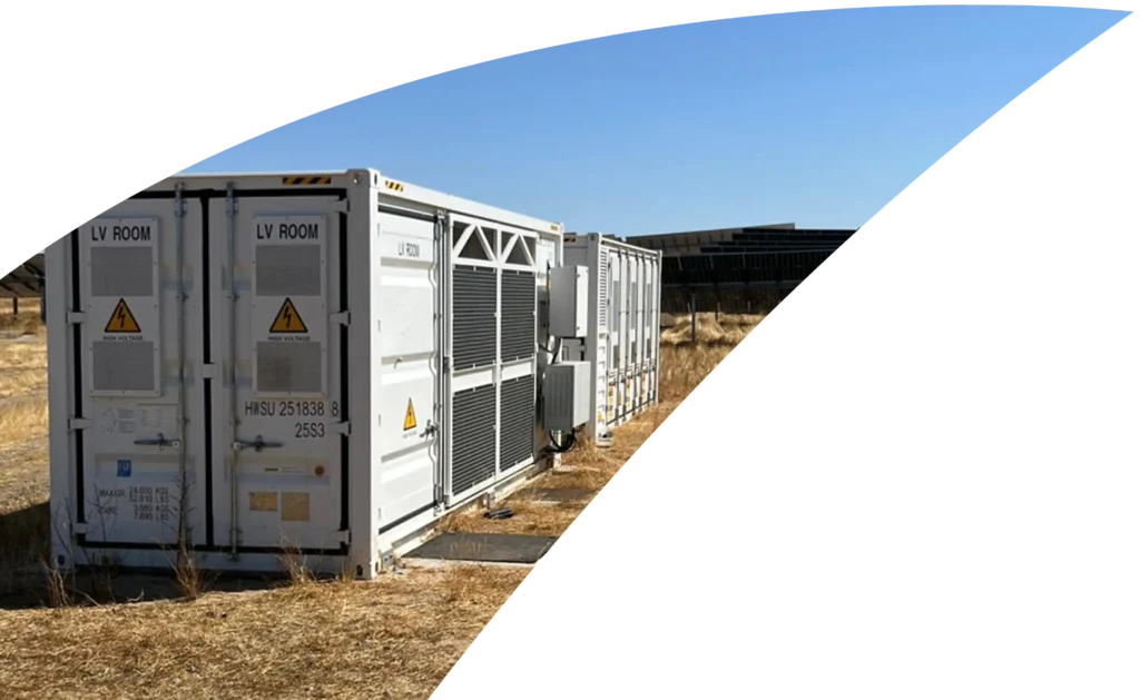 Baterías solares para empresas e industrias: ahorra energía, optimiza el autoconsumo y reduce costes eléctricos con sistemas de almacenamiento eficientes y a medida.