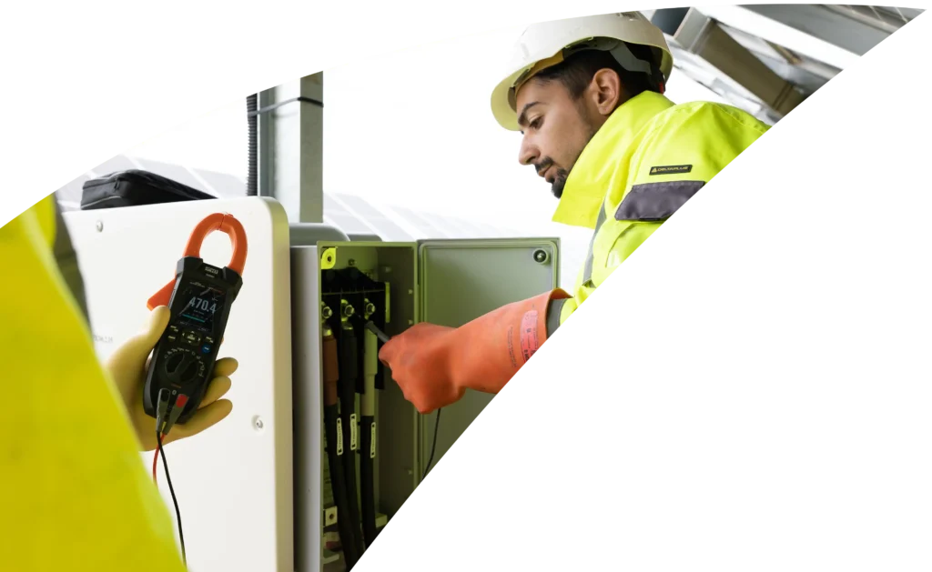 Con dashboards en tiempo real y alertas predictivas, el equipo de Alterna Energía minimiza las paradas de los activos ante incidencias y maximiza el rendimiento de las instalaciones fotovoltaicas