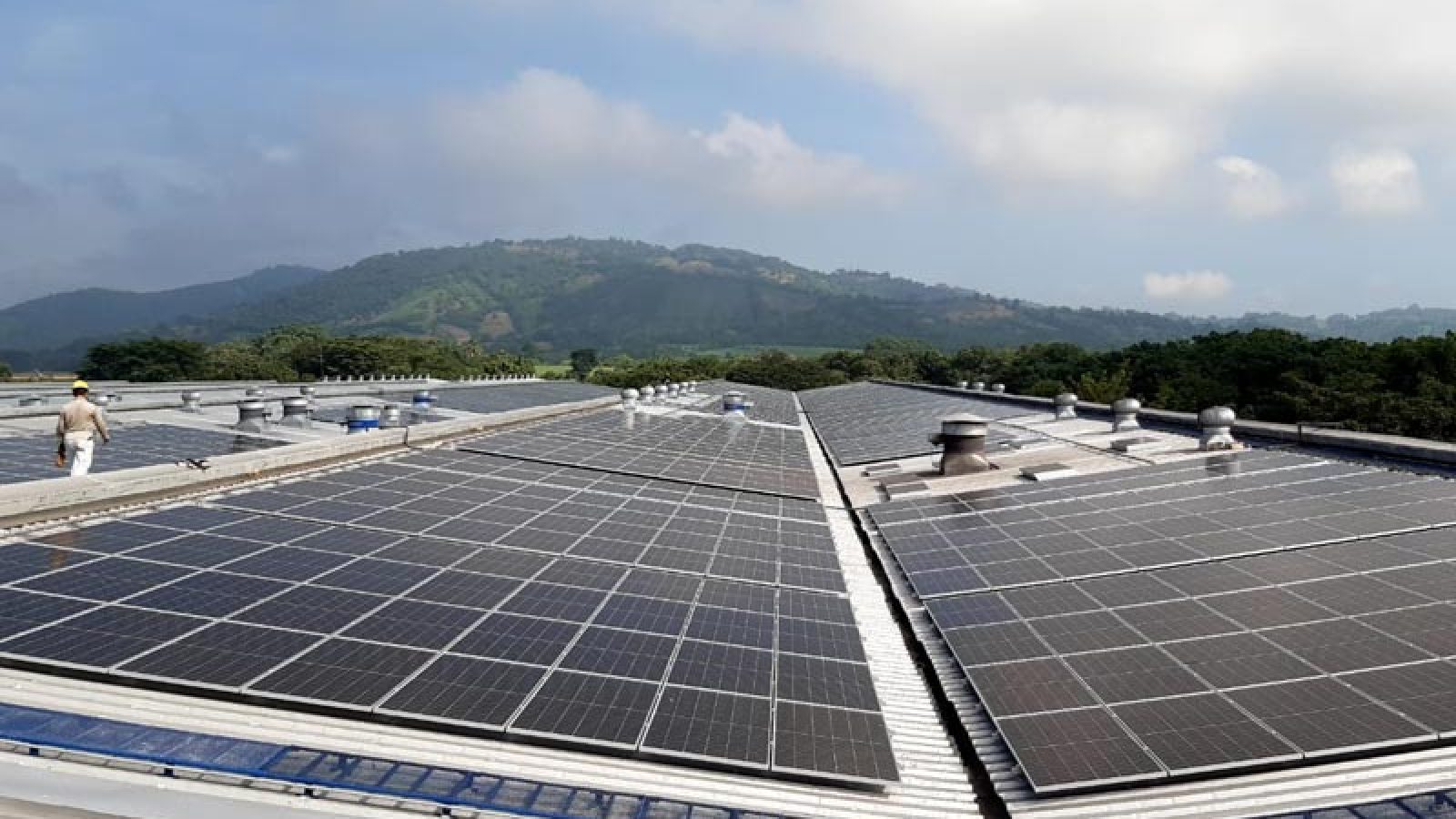 photovoltaic projects for Ferrocentro and Galvanissa in El Salvador