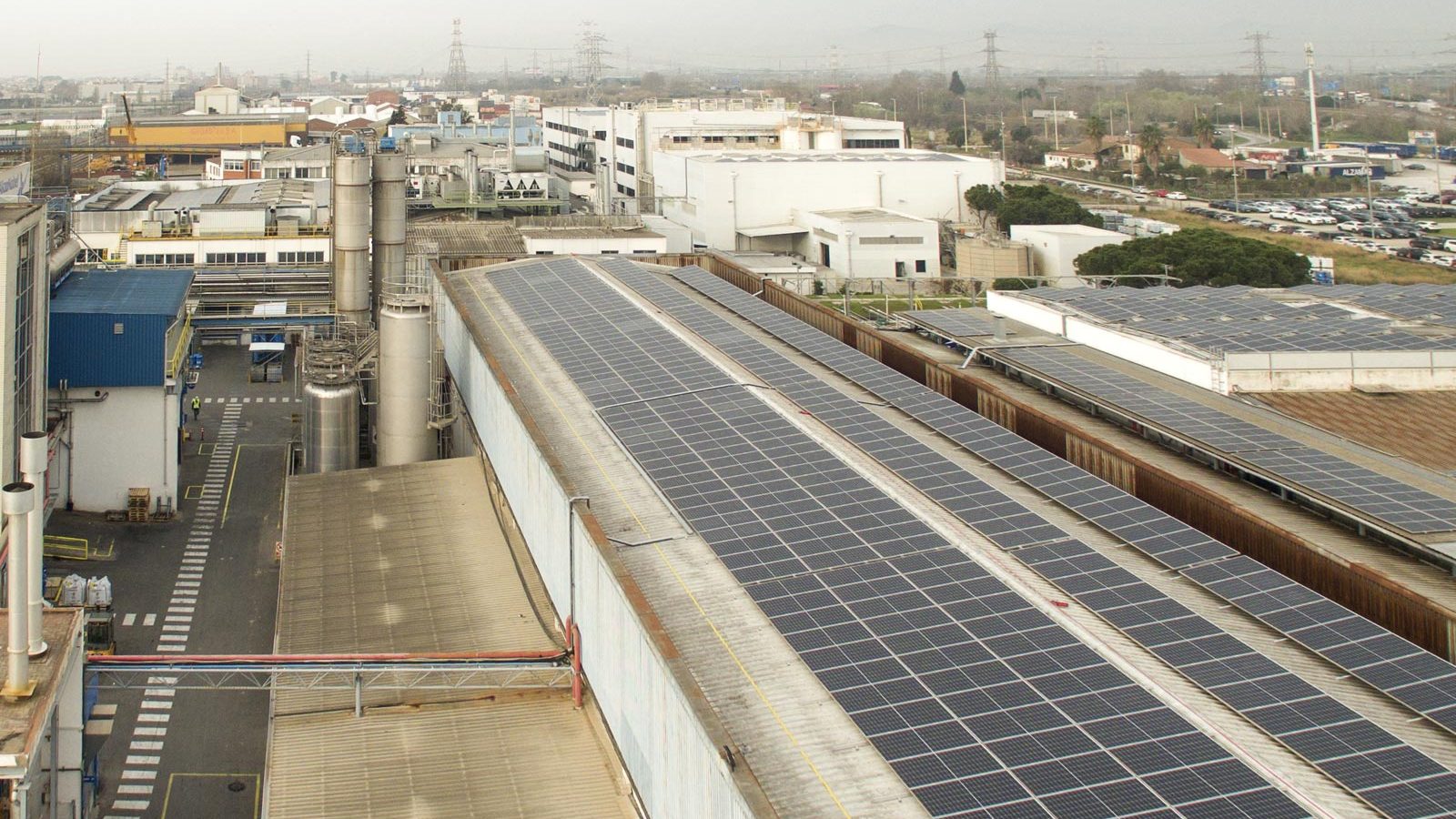 alterna-energía-instalaciones-fotovoltaicas-iberdrola-para-akzonobel